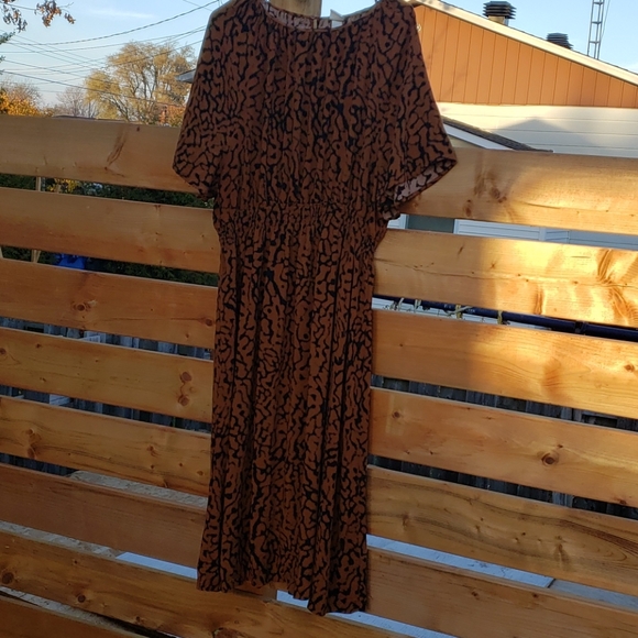 H&M Dresses & Skirts - H&M leopard print dress